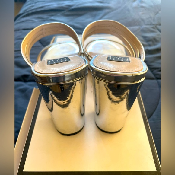 White House Black Market - Picture 3 of 7